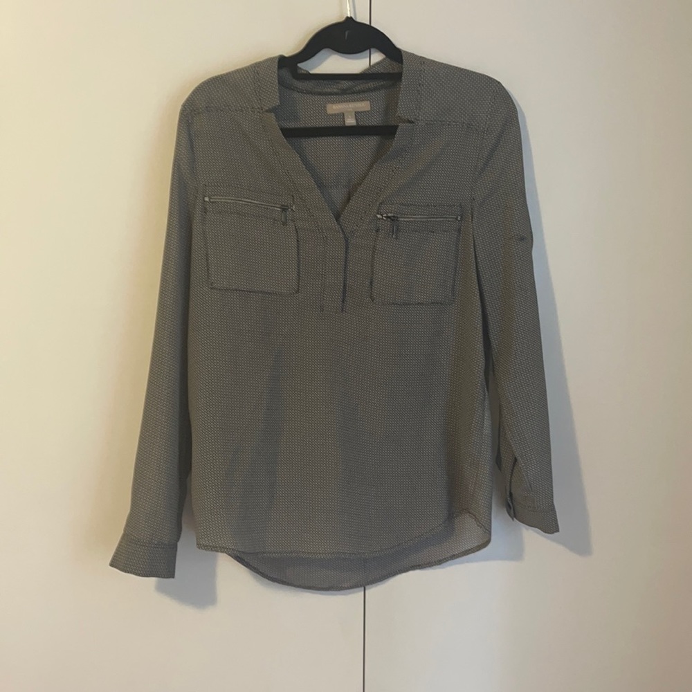 Banana republic long sleeve blouse with black and white pattern. Size small